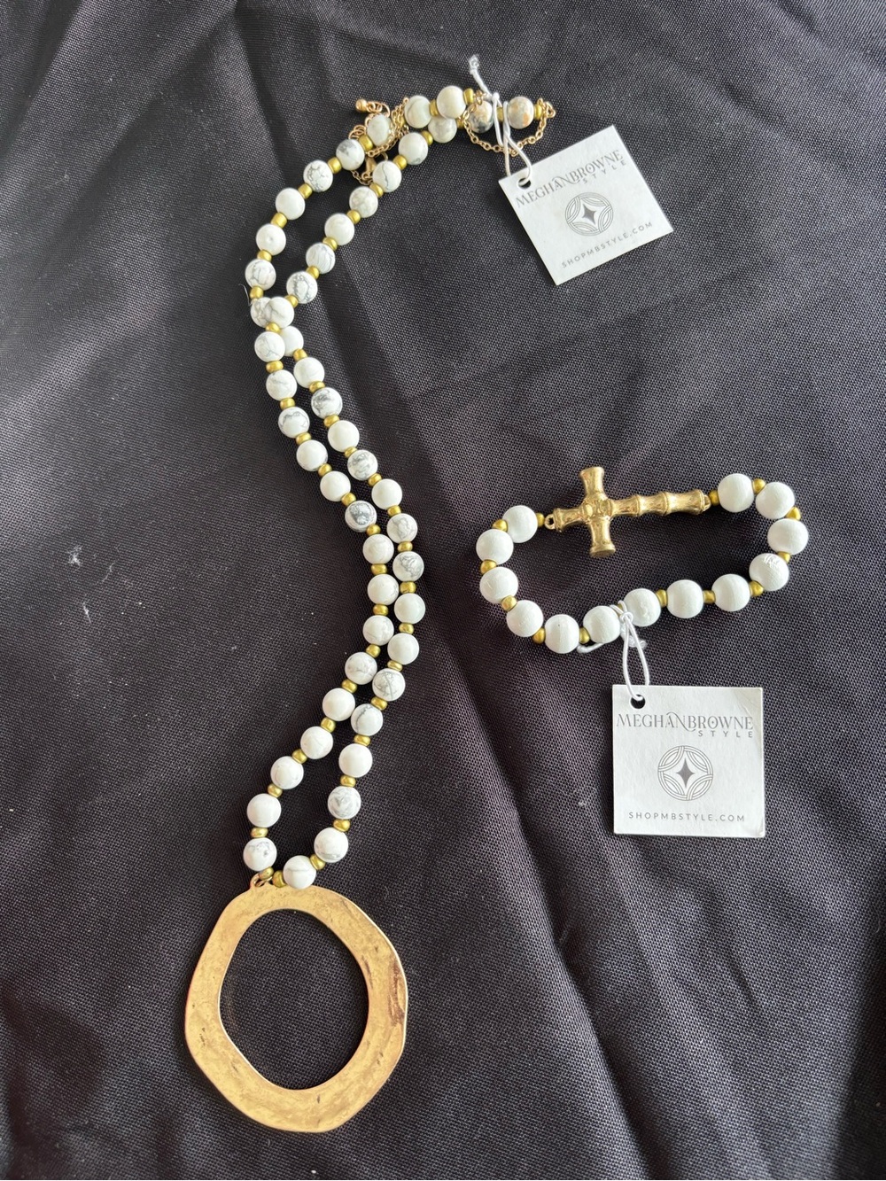 Necklace and bracelet set NEW !